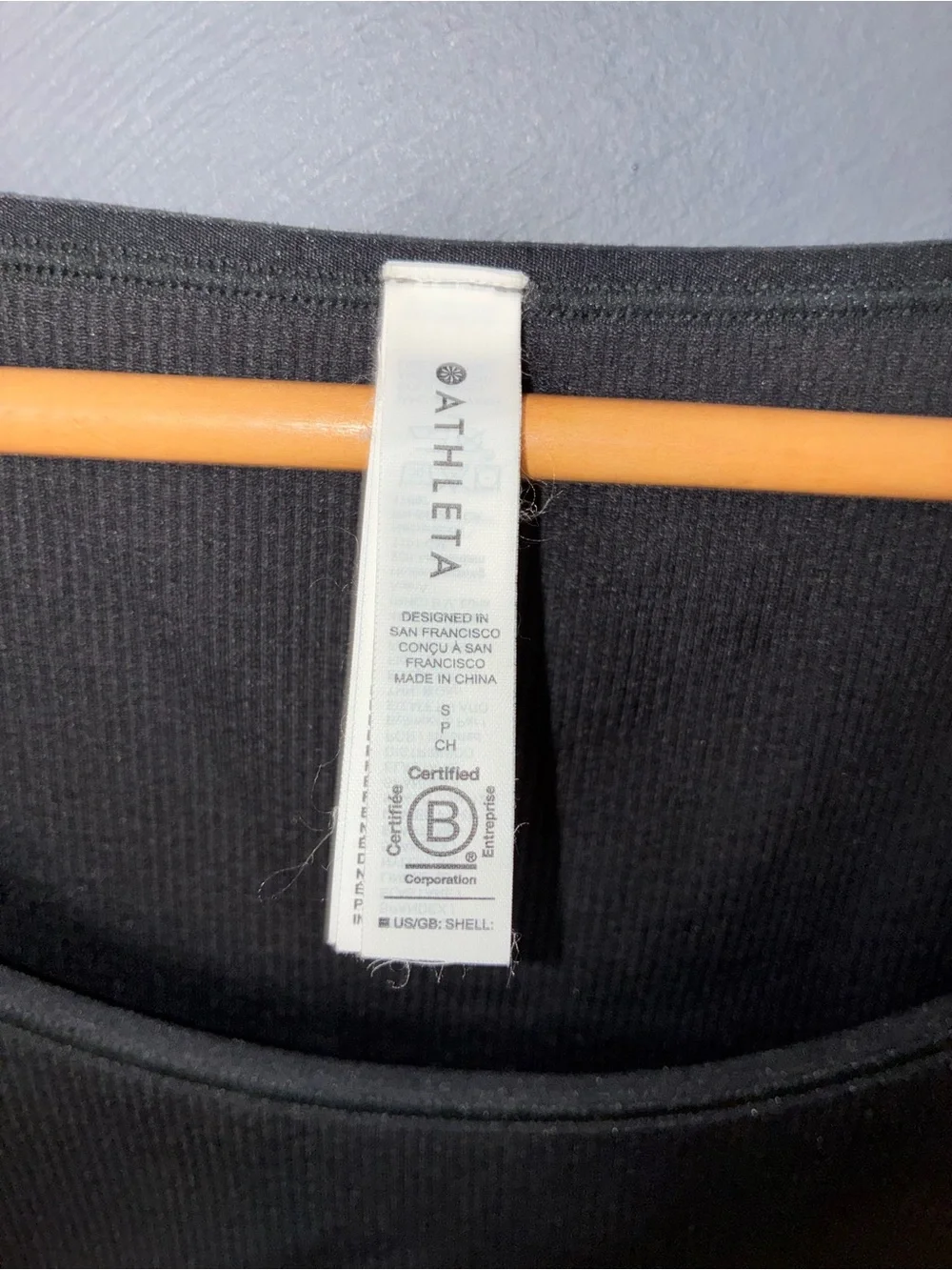 Athleta Aurora Black Long-Sleeve Scoop Crop Top - Picture 3 of 4